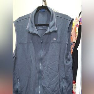 Vineyard Vines zip up vest